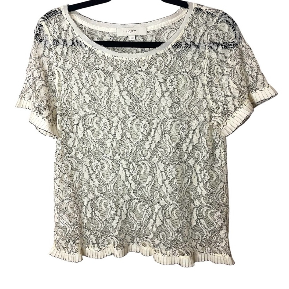 Ann Taylor Loft Sheer Cream Lace Top Blouse Short Sleeve Pleated Hem SZ M EUC
